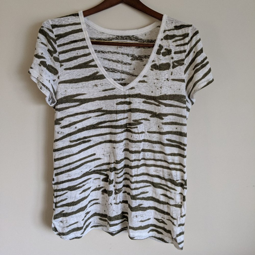 A/E Short Sleeve V-neck Tee